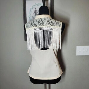 FAISCA Cream Women's Sleeveless Fringe Back Blouse Size Large NWOT